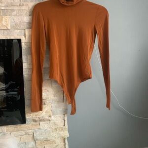 Wilfred Elegant Brown Turtleneck Bodysuit
